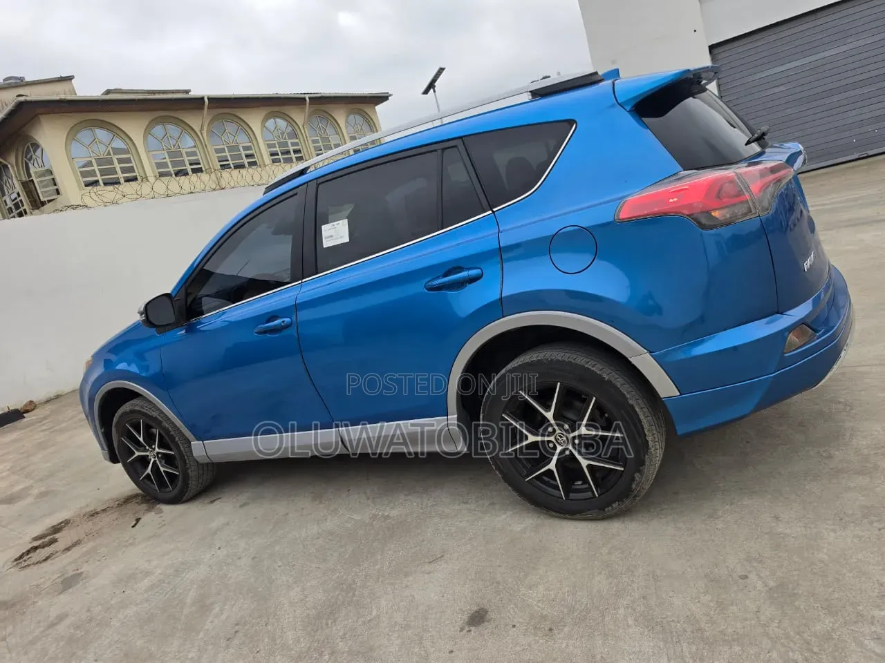 Toyota RAV4 2018 Blue