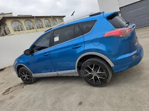 Toyota RAV4 2018 Blue