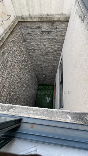 4bdrm Duplex in Good In An Estate, Chevron for rent