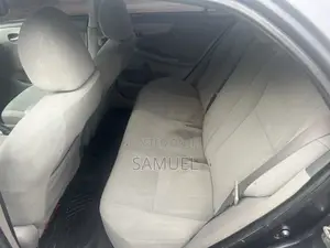 Toyota Corolla LE 4dr Sedan (1.8L 4cyl 4A) 2010 Gray