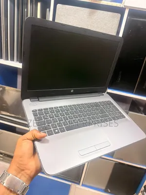 Laptop HP 15-fd1020ns 8GB Intel Pentium HDD 500GB