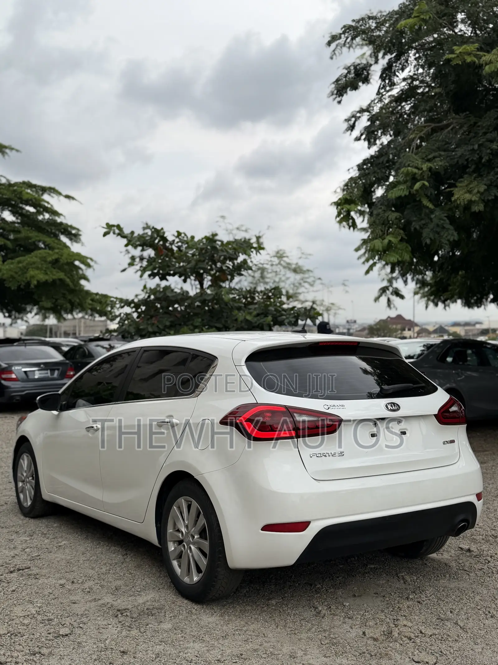 Kia Forte EX Hatchback 2014 White
