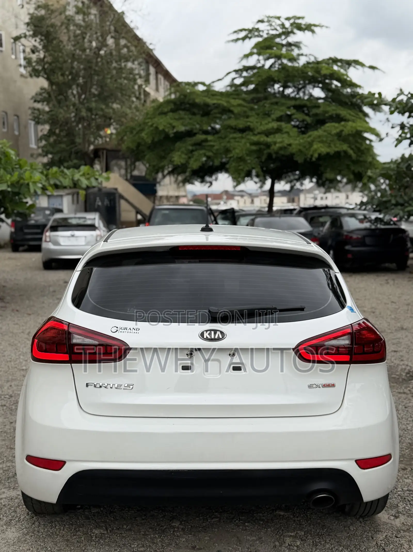 Kia Forte EX Hatchback 2014 White