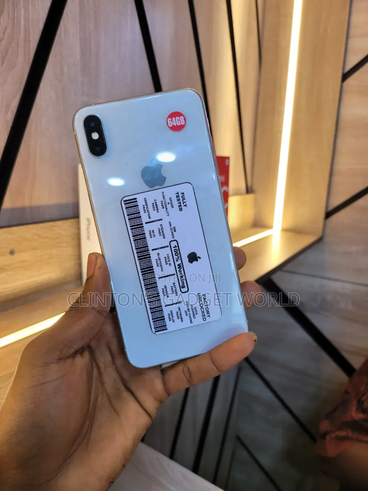 Apple iPhone XS Max 64 GB White