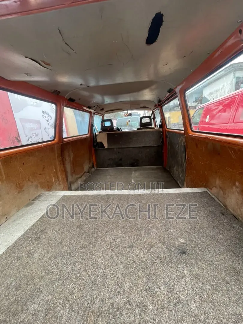 Volkswagen Transporter 2003 Orange