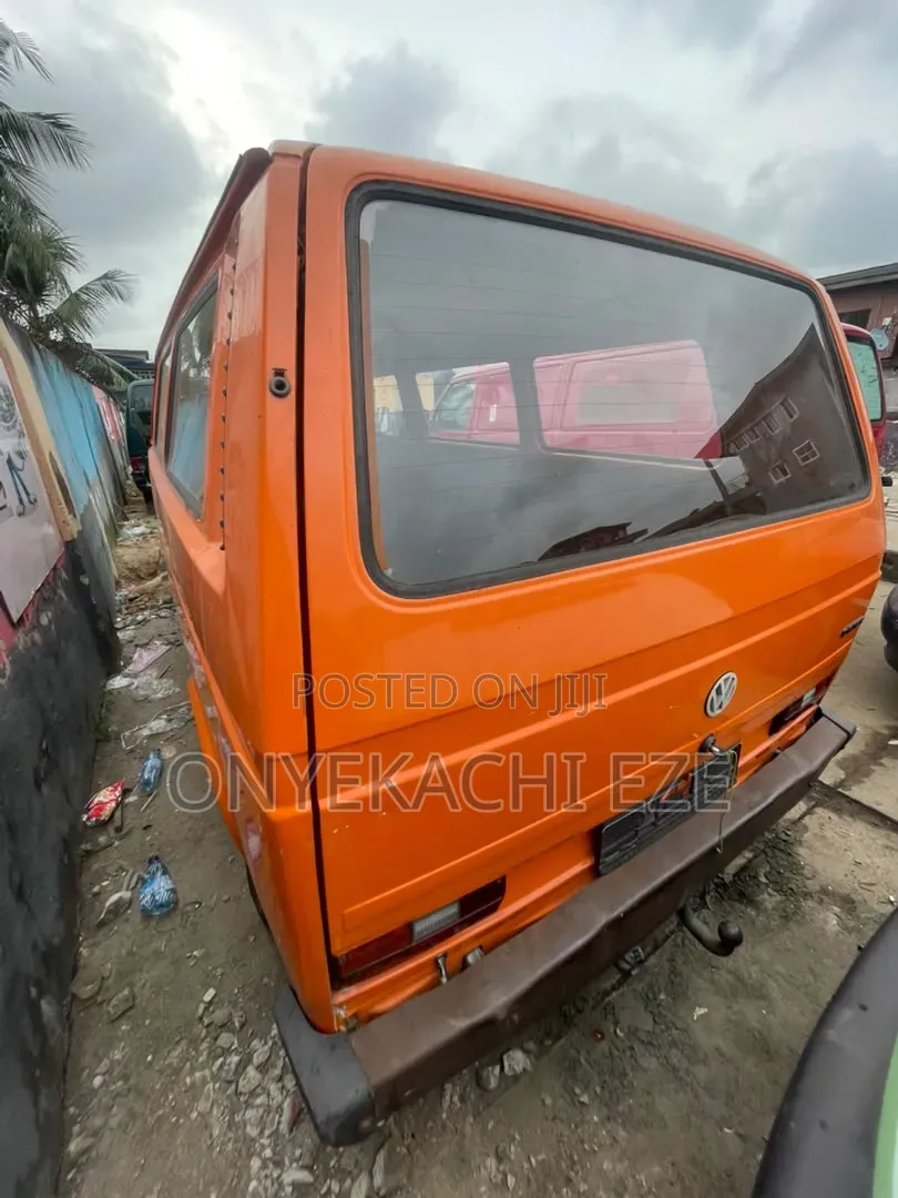 Volkswagen Transporter 2003 Orange