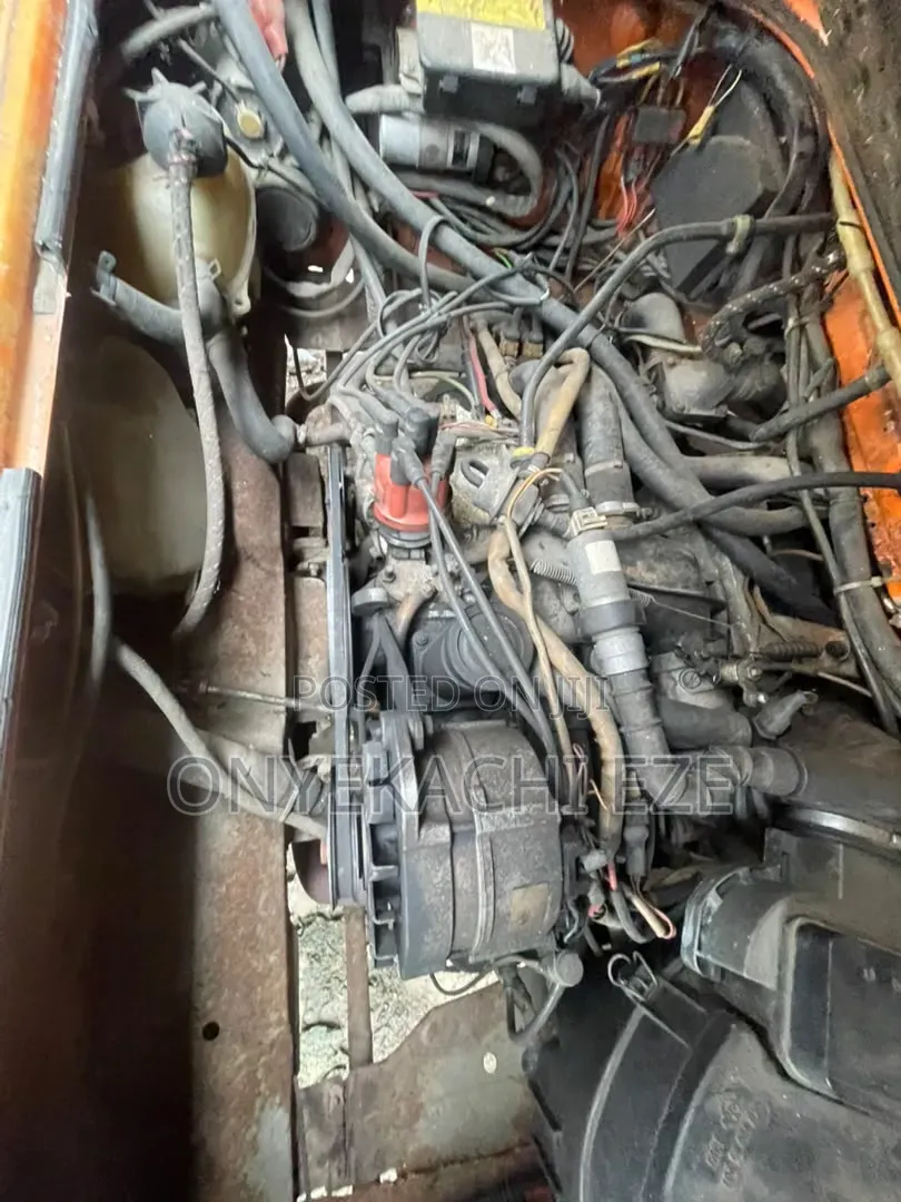 Volkswagen Transporter 2003 Orange