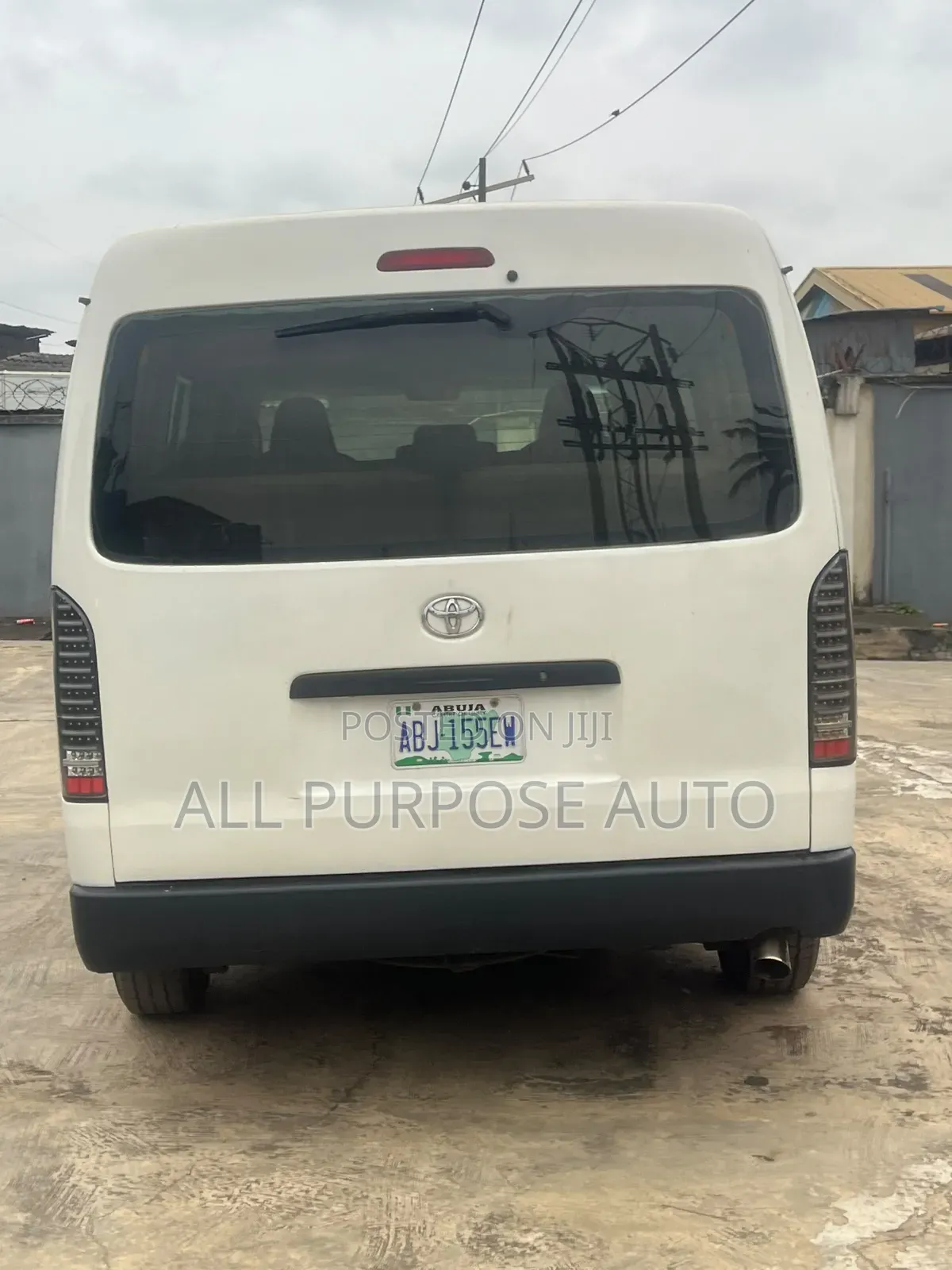 Toyota HiAce 2010 White
