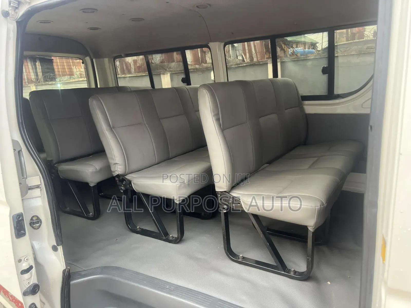 Toyota HiAce 2010 White