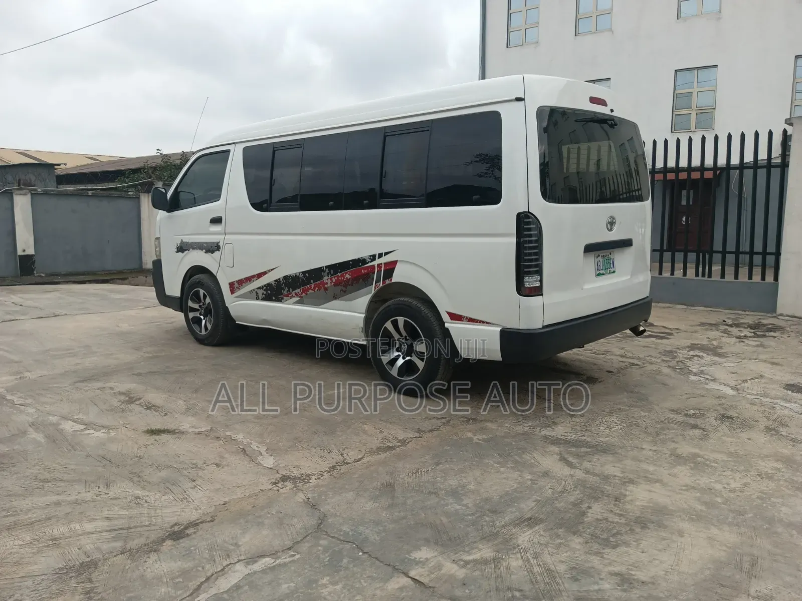 Toyota HiAce 2010 White
