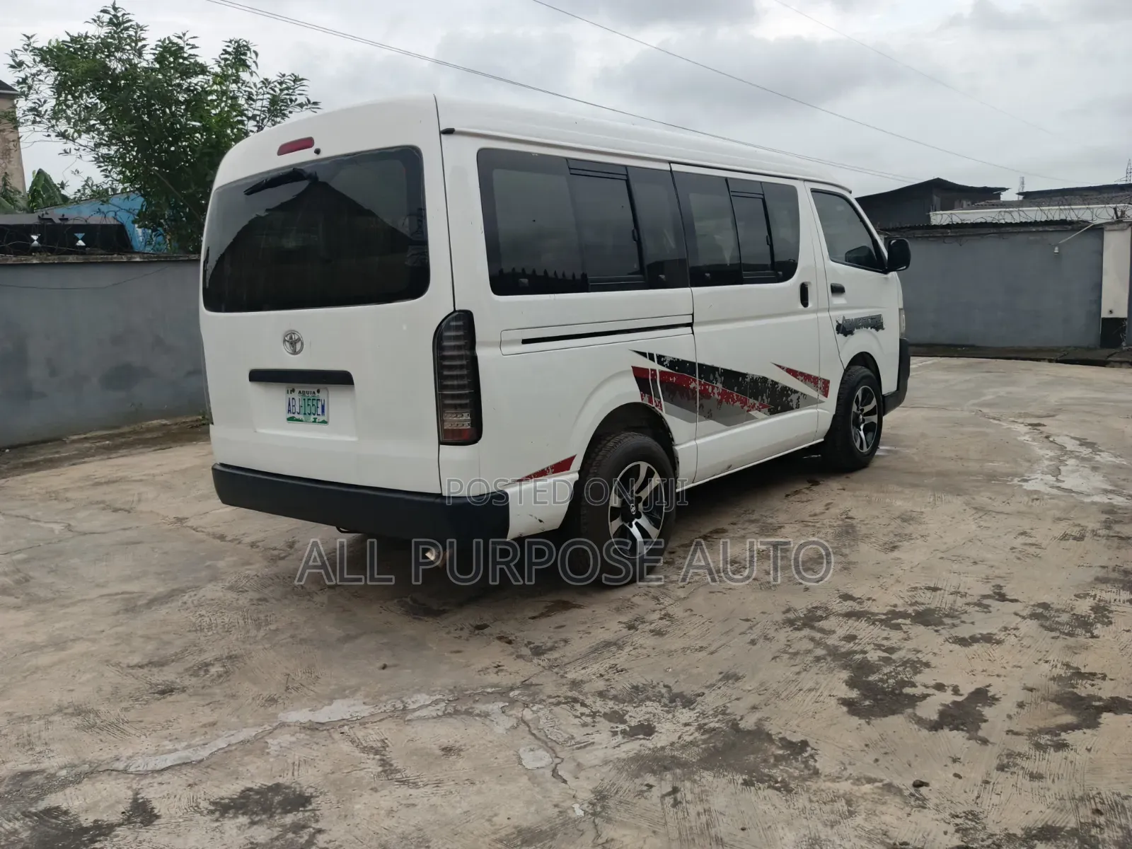 Toyota HiAce 2010 White