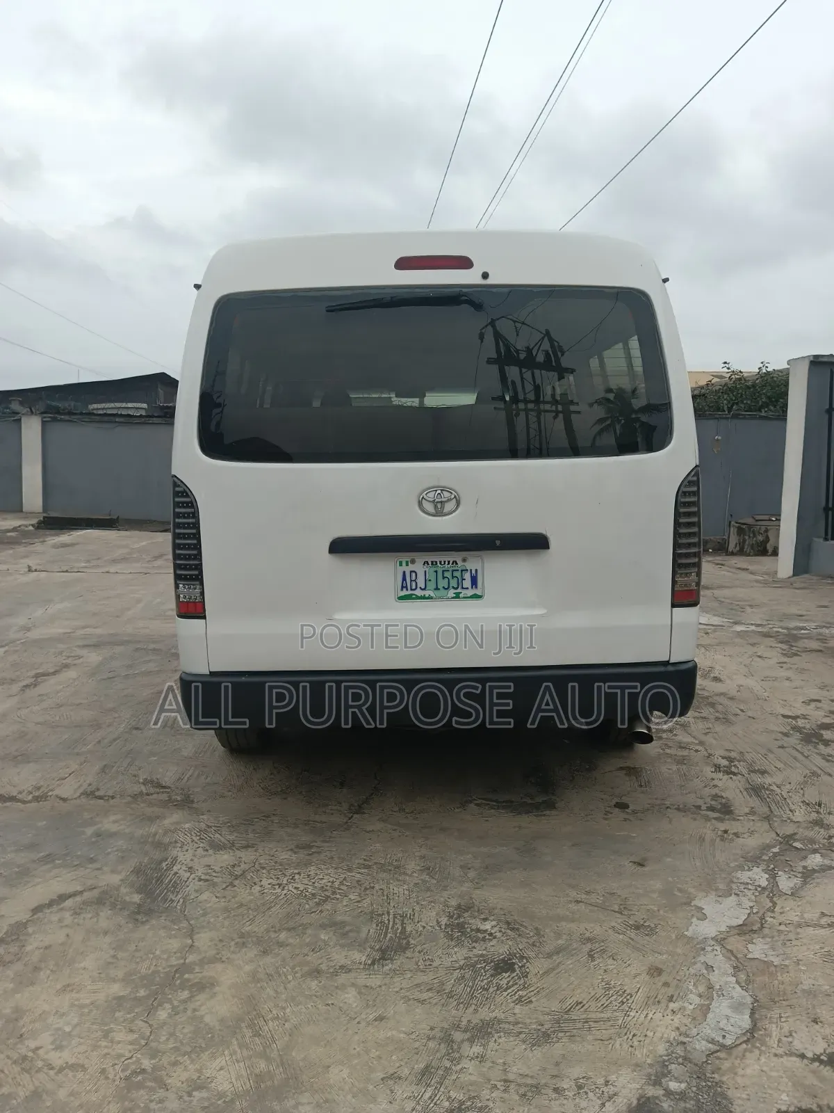 Toyota HiAce 2010 White