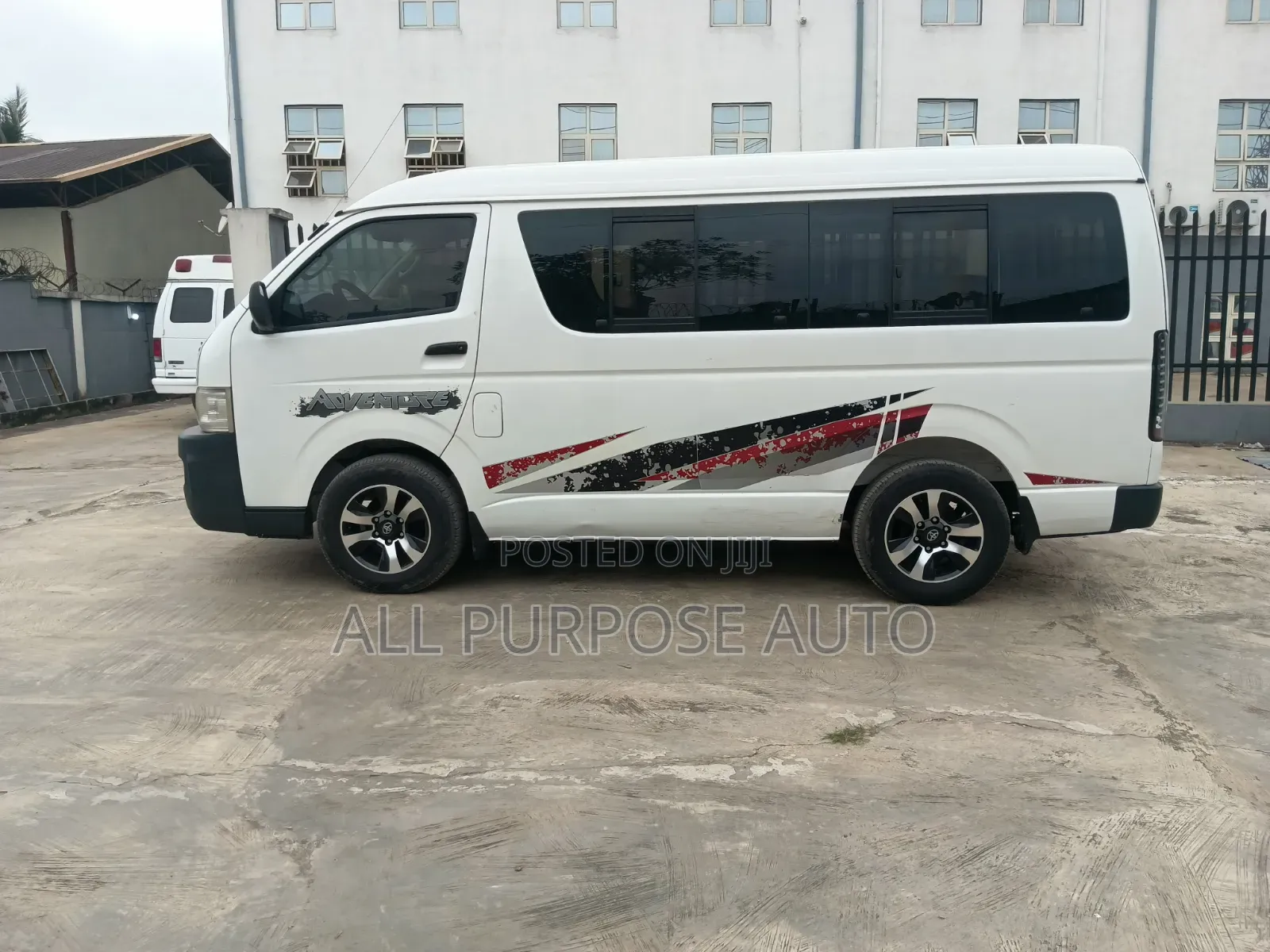 Toyota HiAce 2010 White