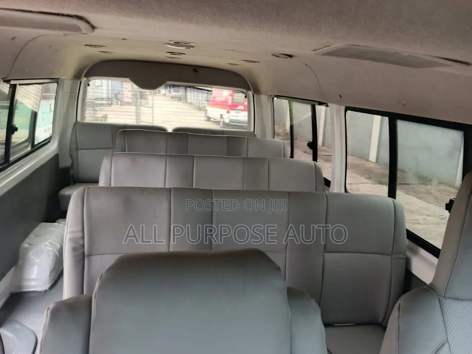 Toyota HiAce 2010 White
