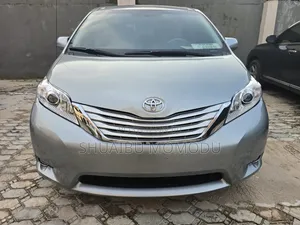 Toyota Sienna 2011