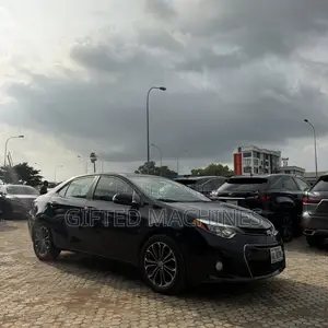 Toyota Camry 2016 Black