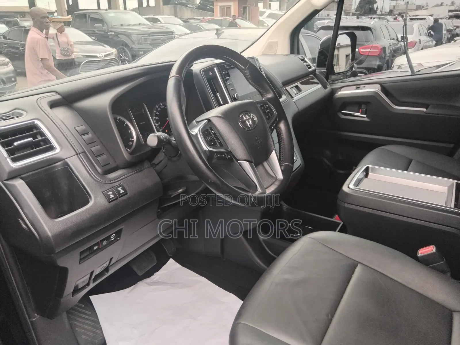 Toyota HiAce 2021 Black