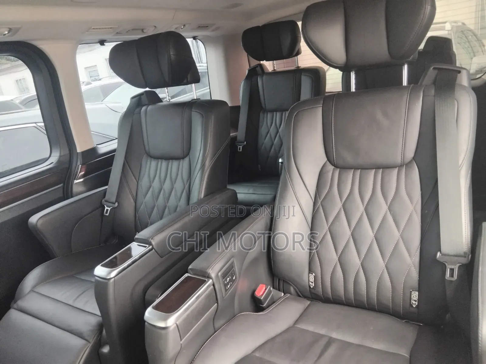 Toyota HiAce 2021 Black