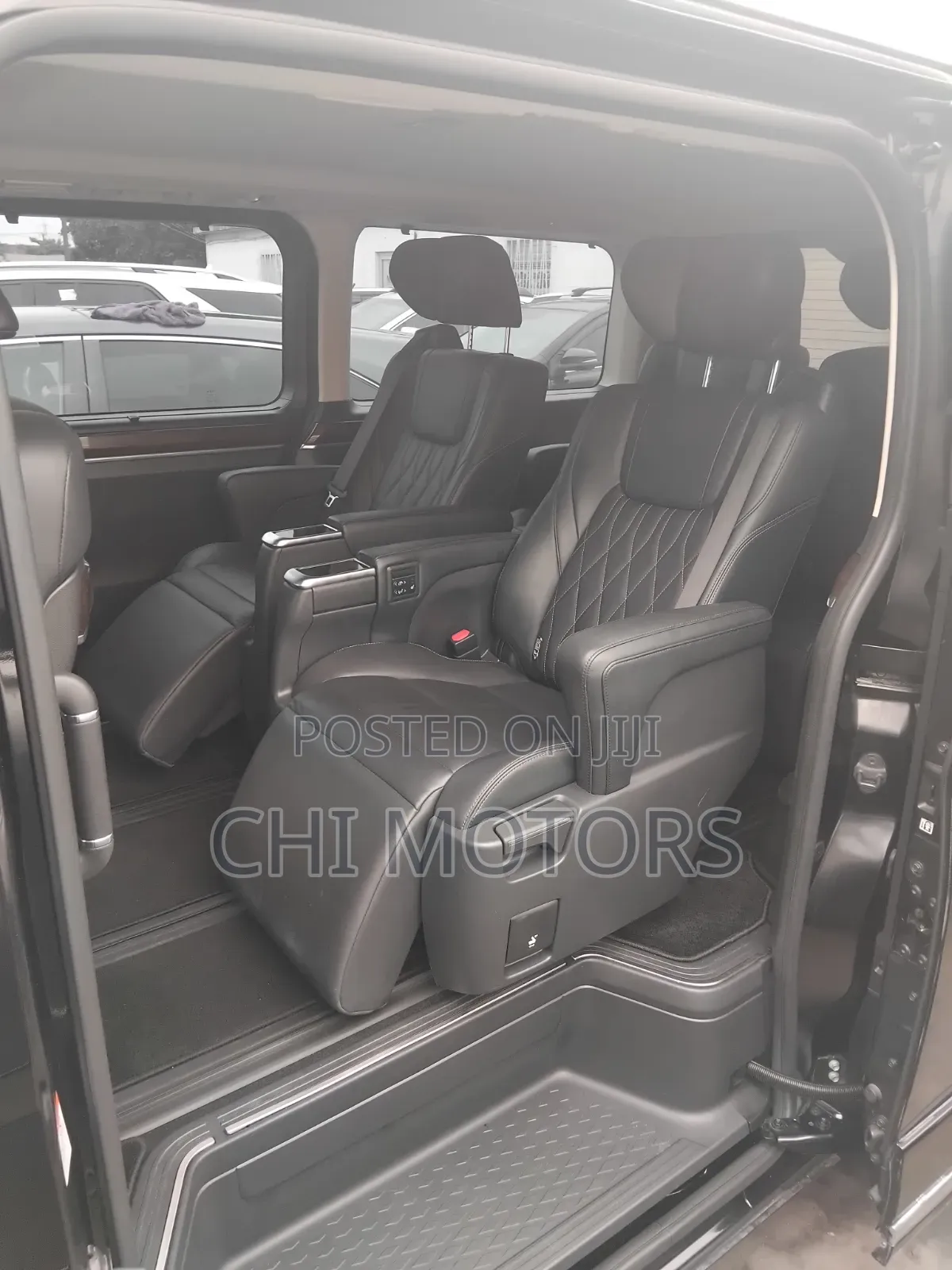 Toyota HiAce 2021 Black