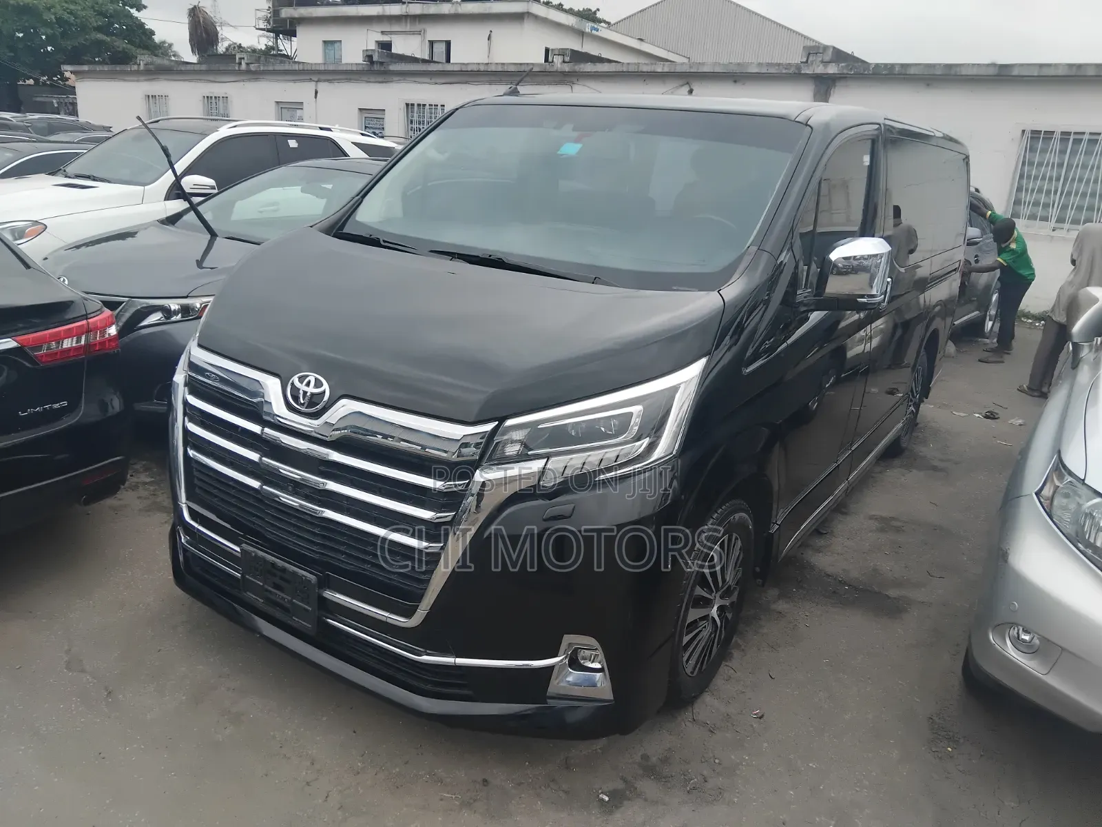 Toyota HiAce 2021 Black