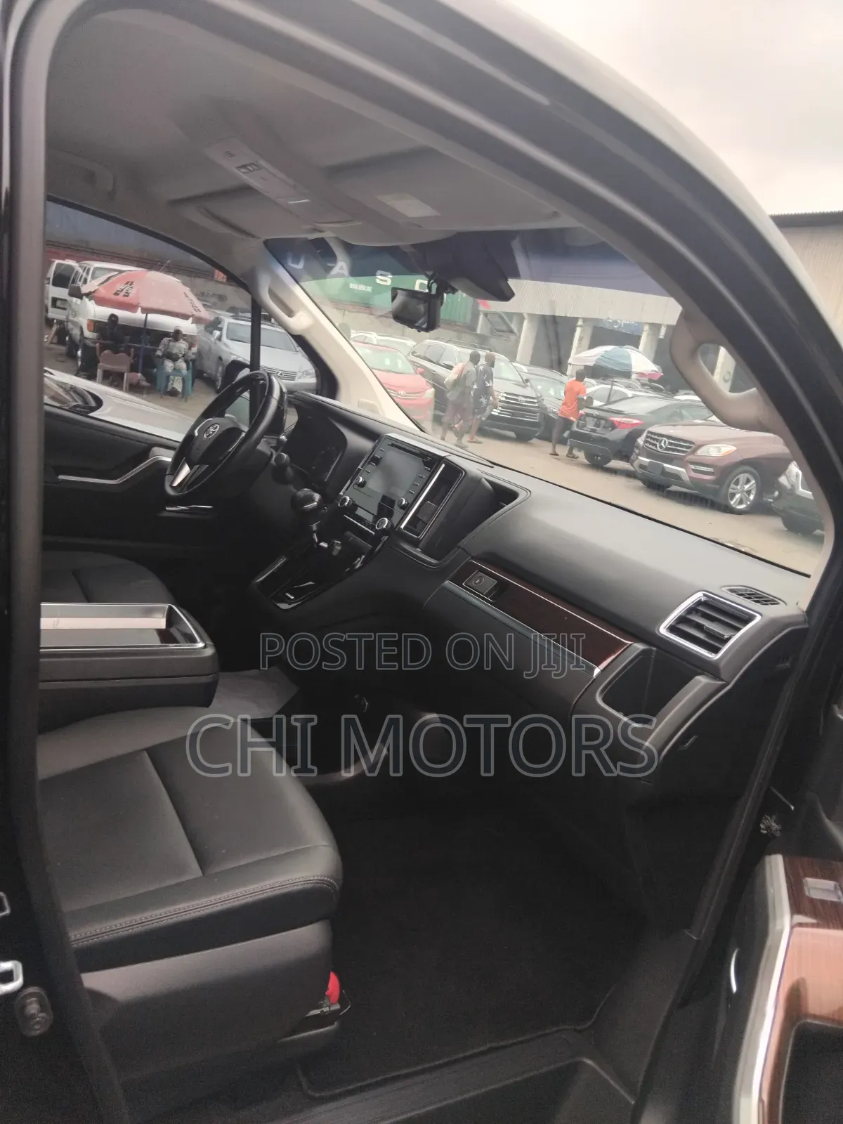 Toyota HiAce 2021 Black