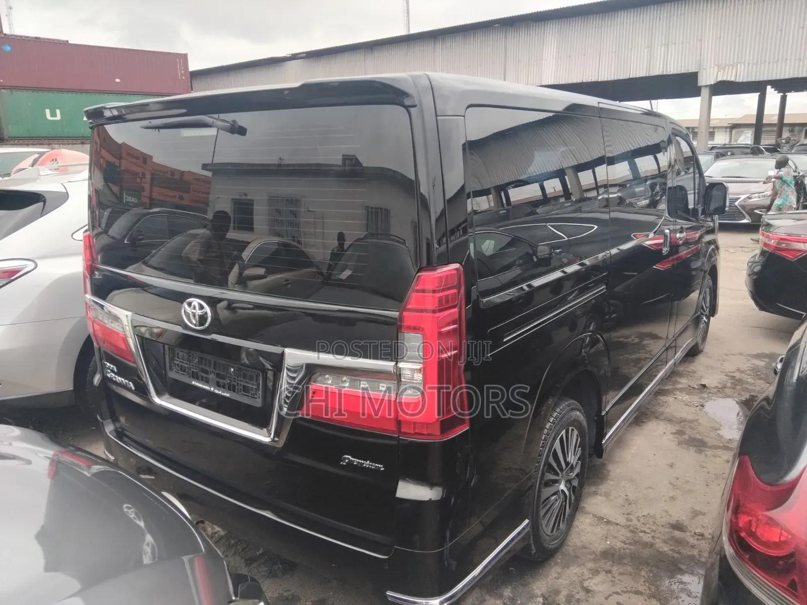 Toyota HiAce 2021 Black