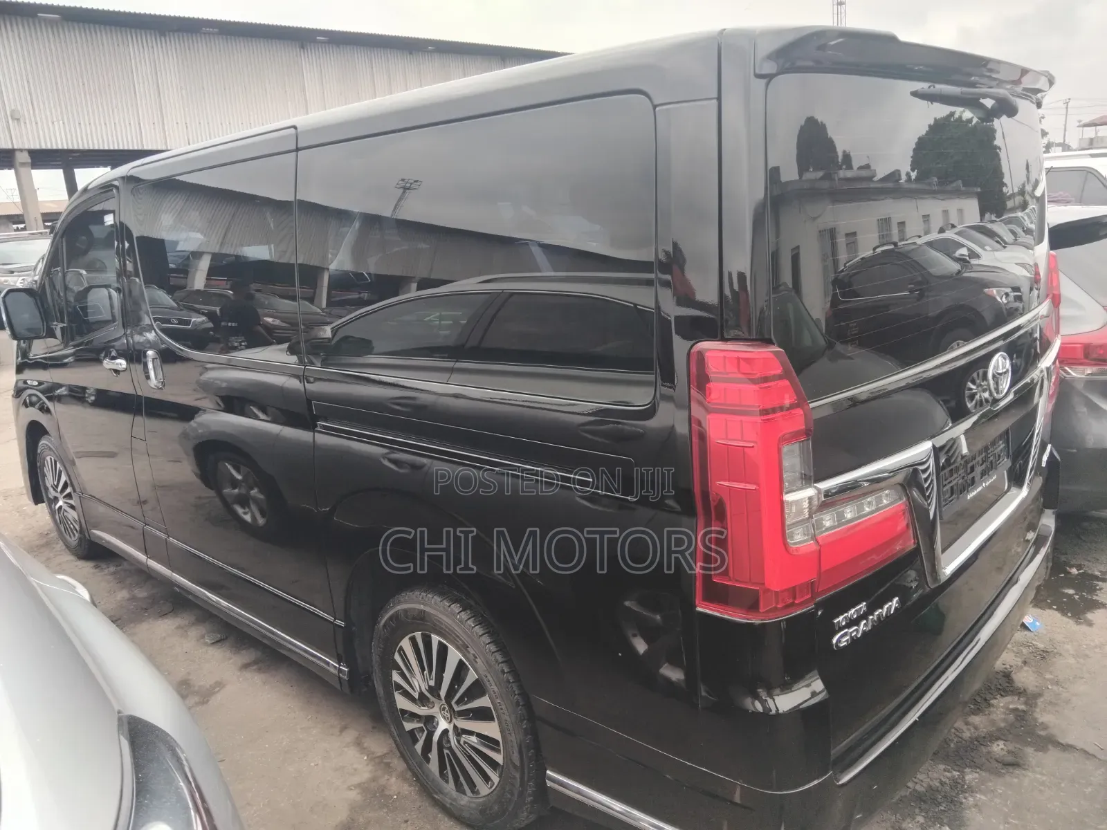 Toyota HiAce 2021 Black