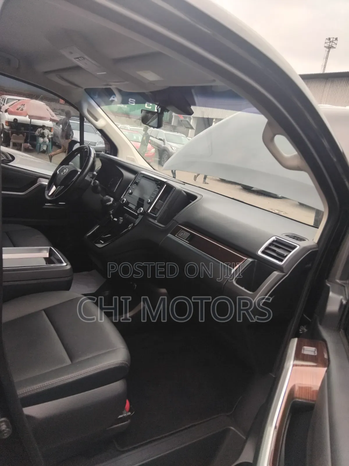 Toyota HiAce 2021 Black