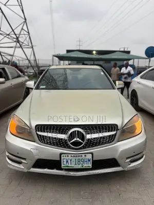 Mercedes-Benz C300 Luxury Sedan RWD (3.0L 6cyl 7A) 2008 Silver