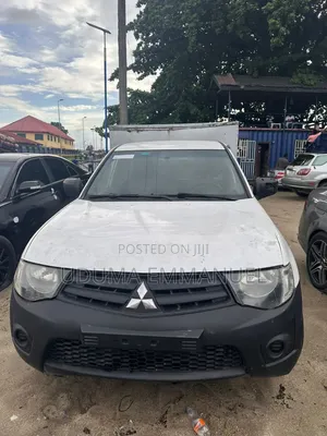 Mitsubishi L200 2013 White