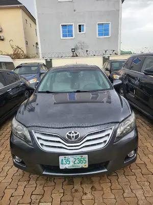 Toyota Camry 2010 Gray