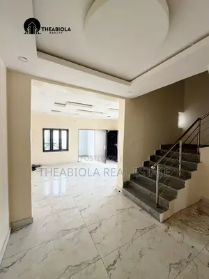 4bdrm Townhouse / Terrace in In A Mini Estate,, Katampe (Main) for rent