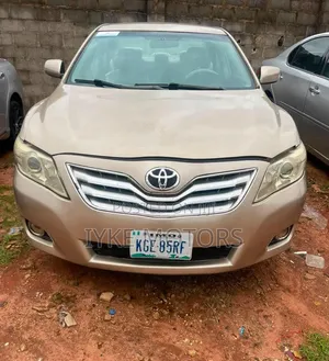 Toyota Camry 2008 Gold
