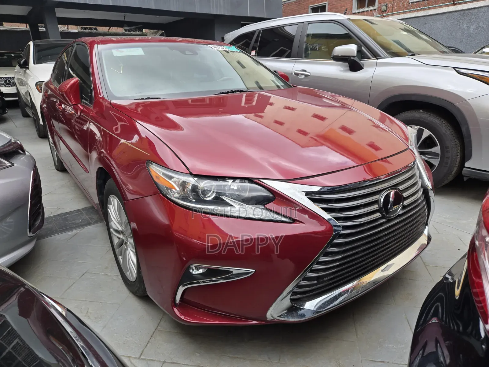 Lexus ES 2017 Red