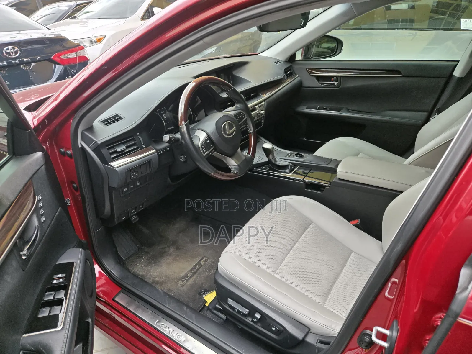 Lexus ES 2017 Red
