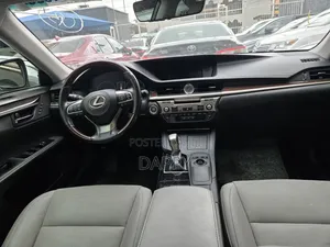 Lexus ES 2017 Red