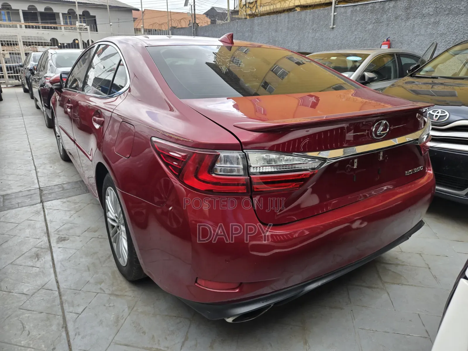 Lexus ES 2017 Red