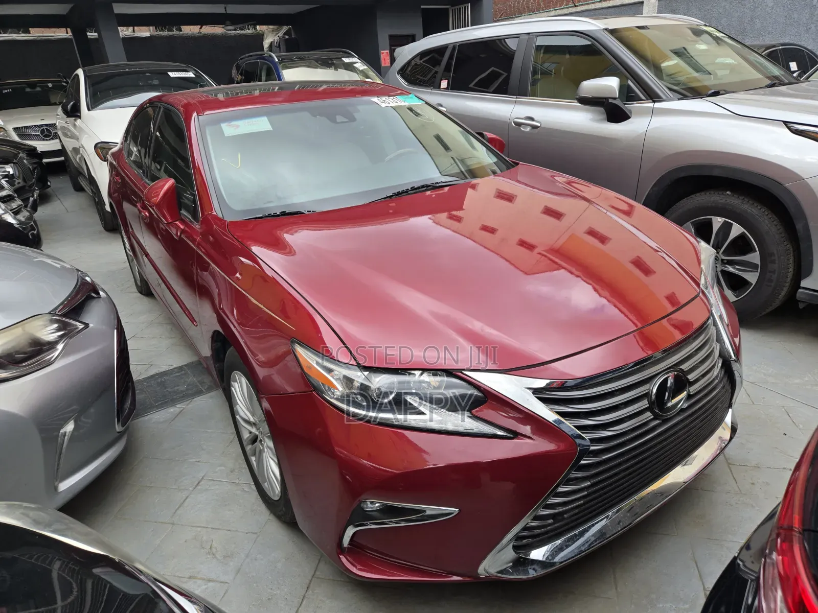 Lexus ES 2017 Red