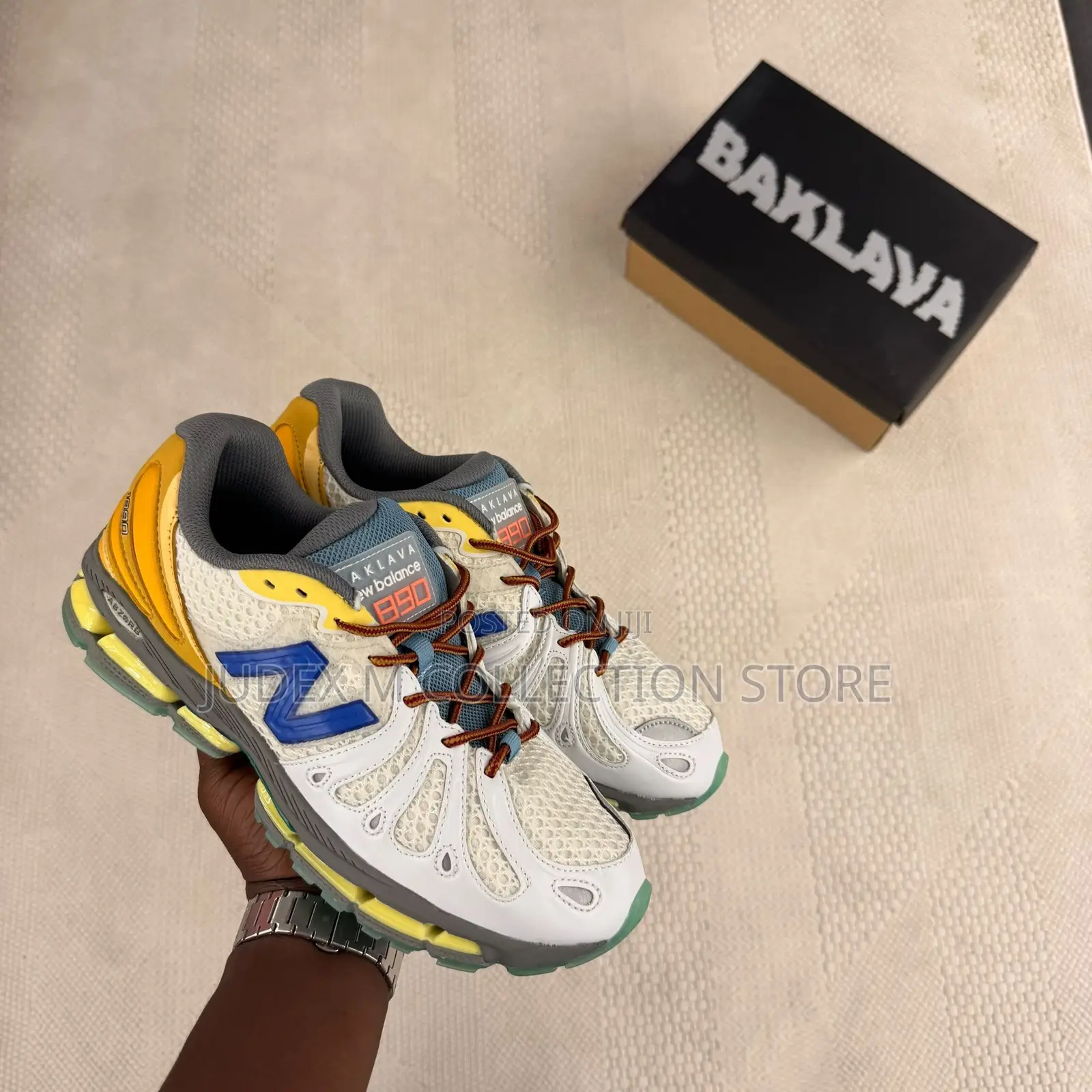 New Balance Abzorb Sneaker