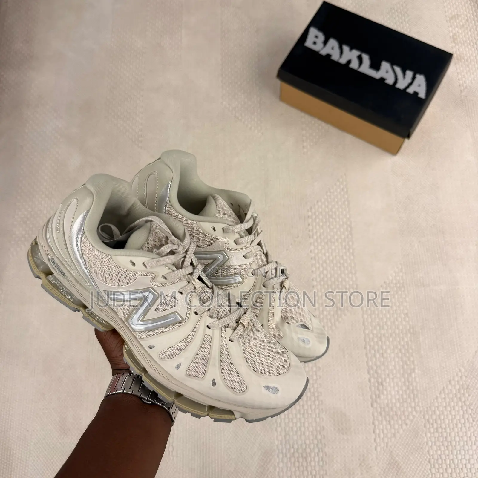 New Balance Abzorb Sneaker