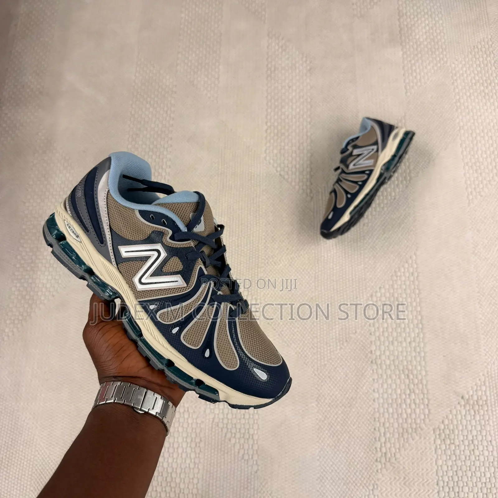 New Balance Abzorb Sneaker