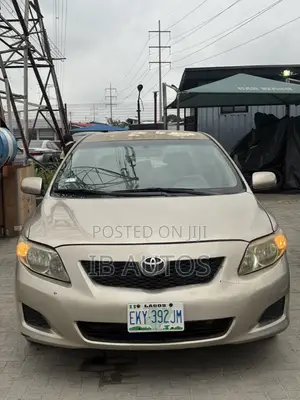Toyota Corolla 1.4 Advanced 2009 Gold