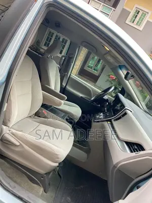 Toyota Sienna LE 7 Passenger Mobility (3.5L 6cyl 8A) 2017 Blue