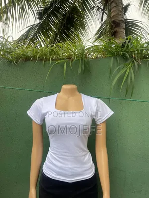 Basic Top (Square Neck)