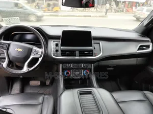 Chevrolet Suburban 2022 Black