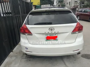 Toyota Venza 2010 White