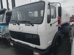 Mercedes-Benz 2006 White