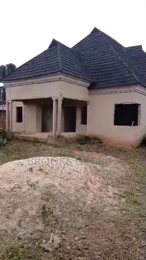 4bdrm Bungalow in Benin City for sale