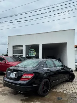 Mercedes-Benz C300 2010 Black