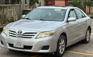 Toyota Camry 2010 Silver